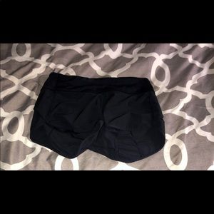 navy blue lulu lemon shorts